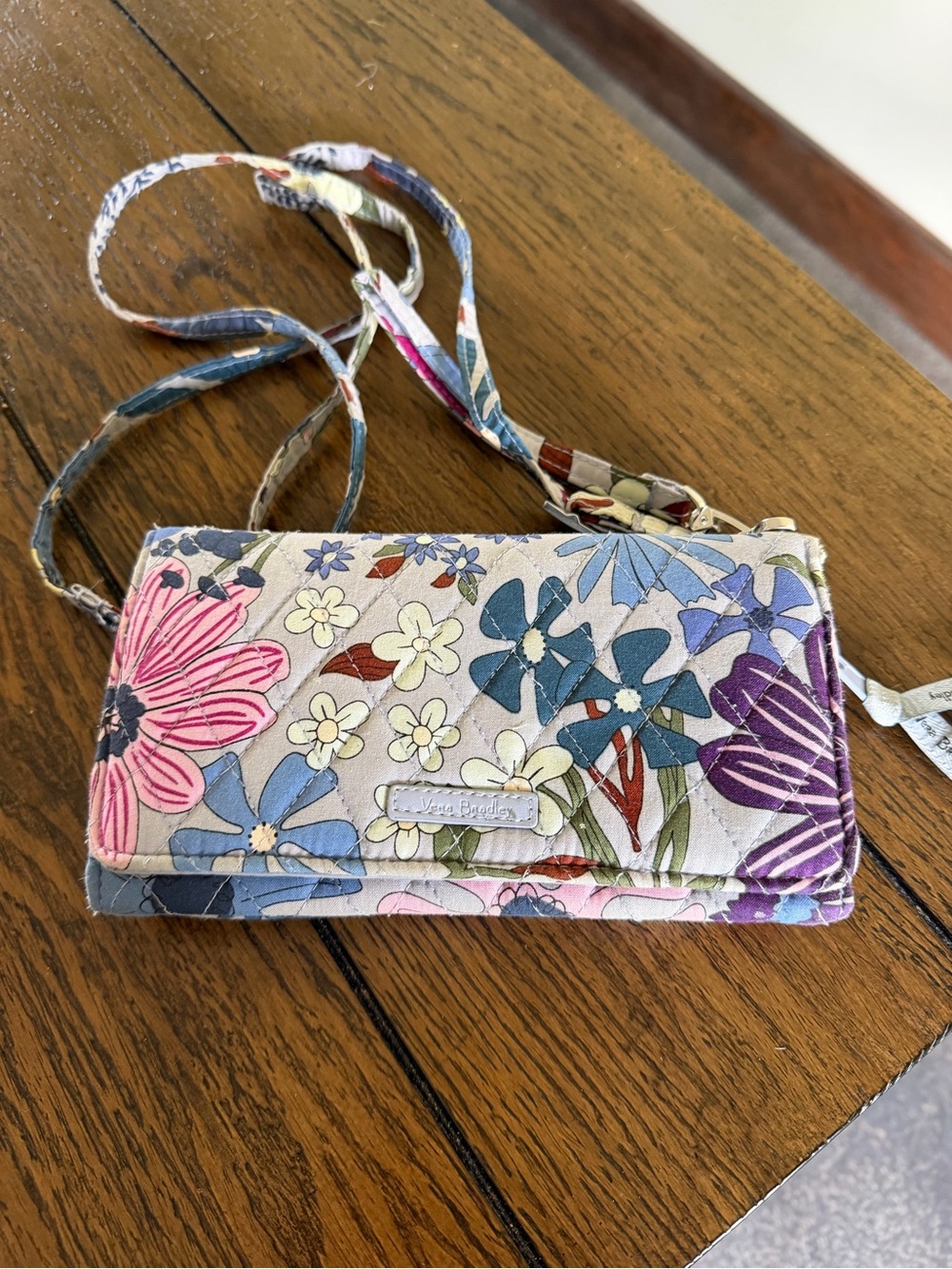 VERA BRADLEY Wristlet Wallet in Bengal Lily Floral Pattern Colorful Quilted